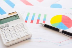 【機会費用とは？】機会損失との違いは？身近な例で分かりやすく考えてみる どさんこ北国の経済教室